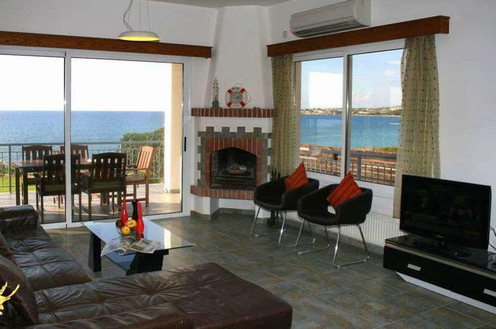 Blue Coral Beach Villas Paphos Eksteriør bilde