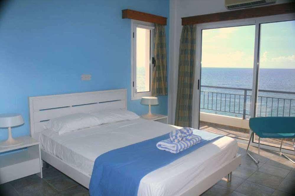 Blue Coral Beach Villas Paphos Eksteriør bilde