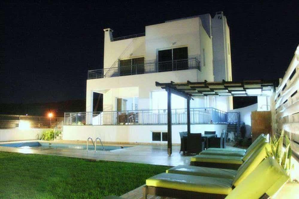 Blue Coral Beach Villas Paphos Eksteriør bilde