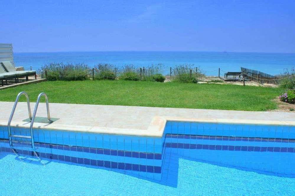 Blue Coral Beach Villas Paphos Eksteriør bilde
